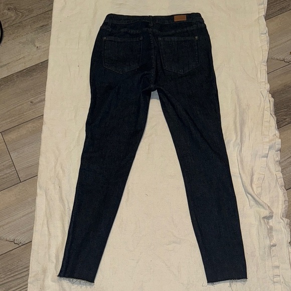 Dark Blue Skinny Jeans with Tapered Legs and Stretchy Fabric - Picture 3 of 4